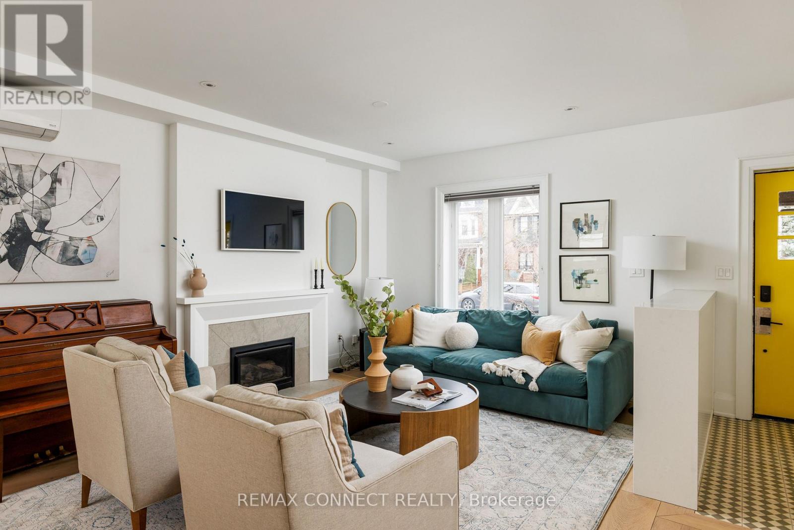 20 Fenwick Avenue, Toronto, Ontario  M4K 3H3 - Photo 7 - E12998852