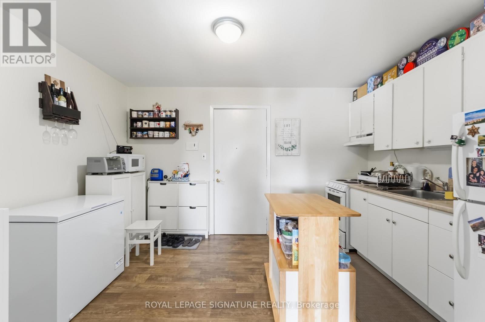 220-228 West Street, Port Colborne, Ontario  L3K 4E3 - Photo 17 - X12996310