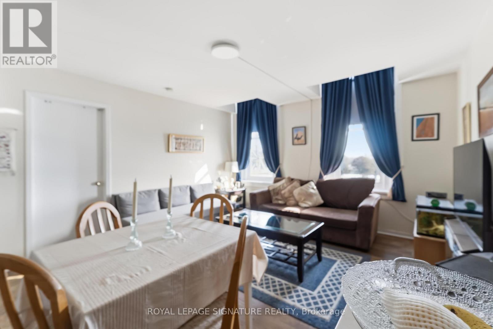 220-228 West Street, Port Colborne, Ontario  L3K 4E3 - Photo 12 - X12996310