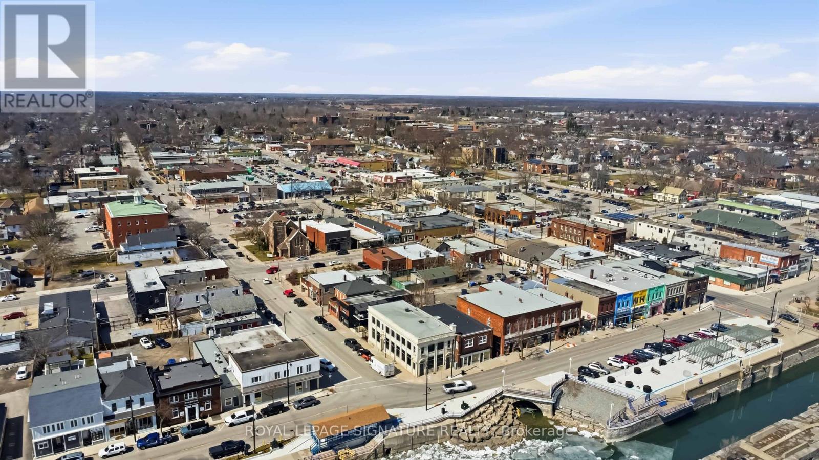 220-228 West Street, Port Colborne, Ontario  L3K 4E3 - Photo 38 - X12996310