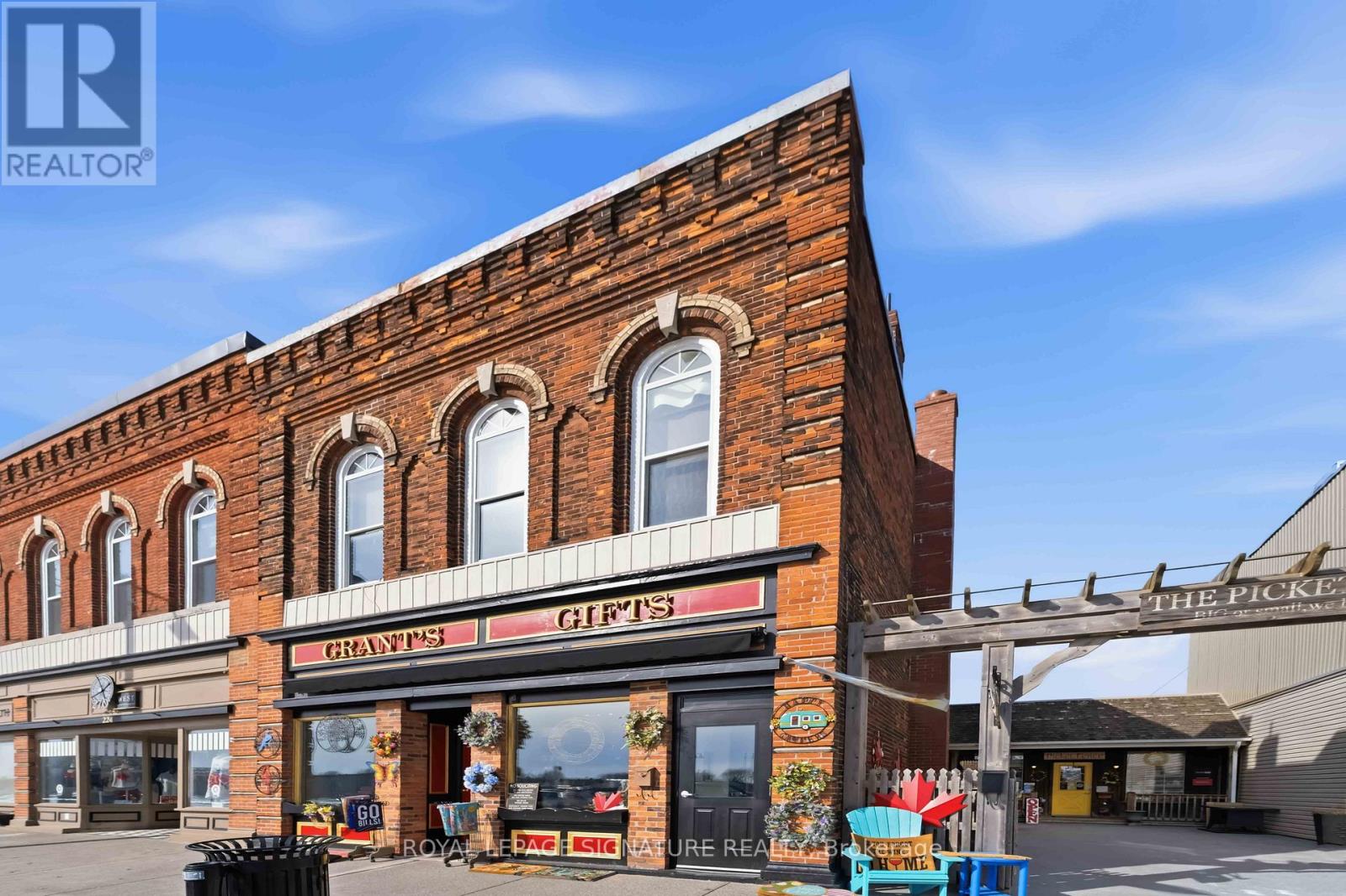 220-228 West Street, Port Colborne, Ontario  L3K 4E3 - Photo 6 - X12996310