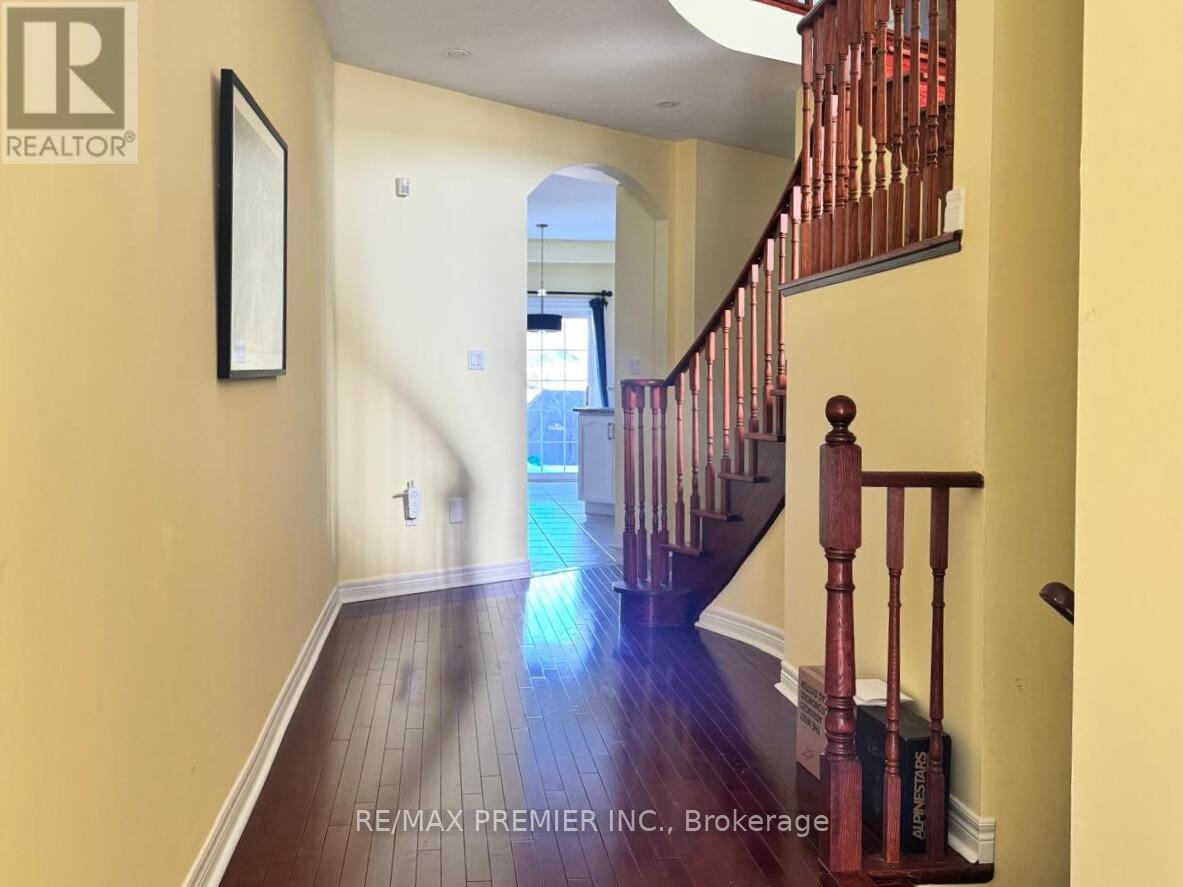 35 Boom Road, Vaughan, Ontario  L6A 3G1 - Photo 2 - N12998878