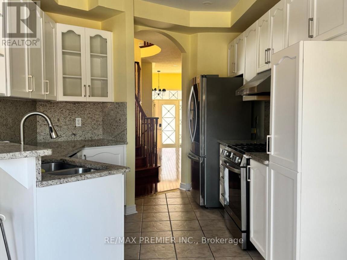 35 Boom Road, Vaughan, Ontario  L6A 3G1 - Photo 4 - N12998878