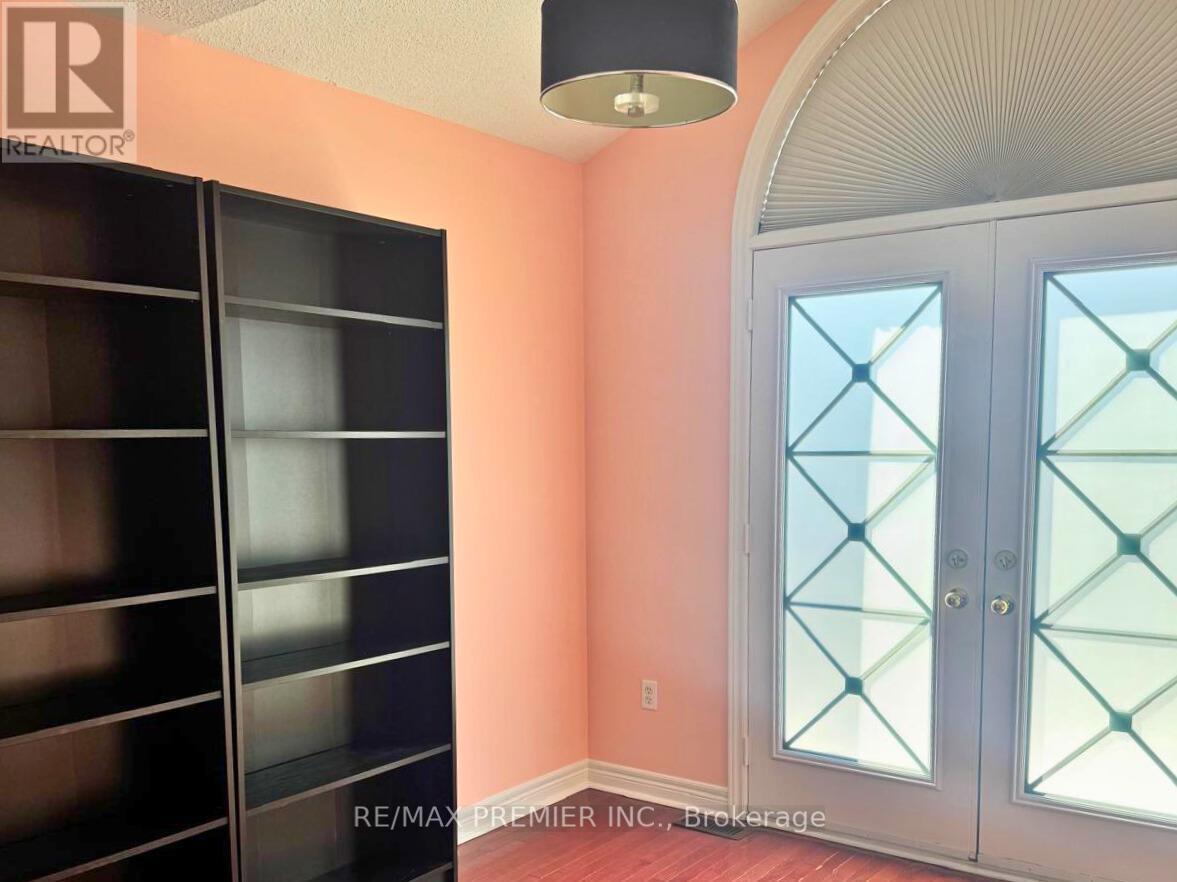 35 Boom Road, Vaughan, Ontario  L6A 3G1 - Photo 7 - N12998878