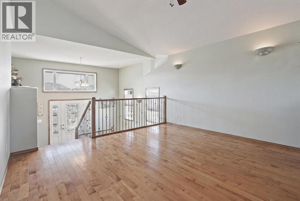 50 Thyrza Burkitt Place N, Lethbridge, Alberta  T1H 5M5 - Photo 5 - A2301459