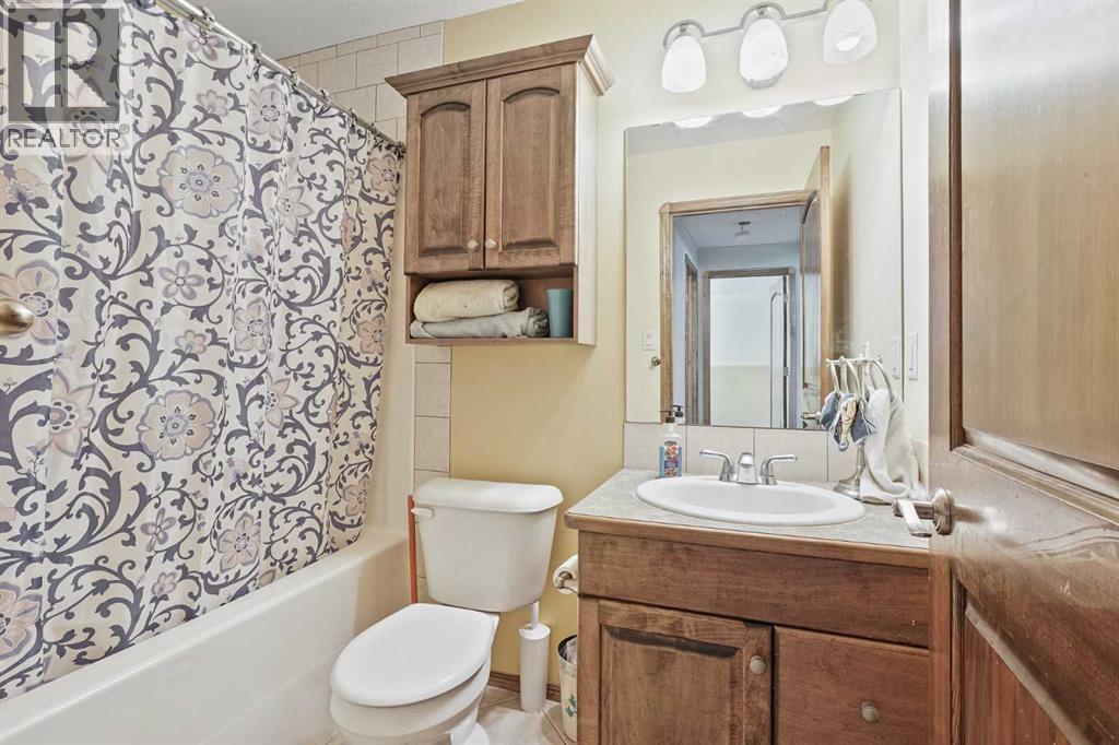 50 Thyrza Burkitt Place N, Lethbridge, Alberta  T1H 5M5 - Photo 28 - A2301459