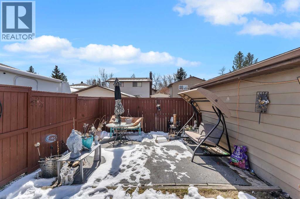 1003 Berkley Drive NW, Calgary, Alberta  T3K 1E3 - Photo 37 - A2301092