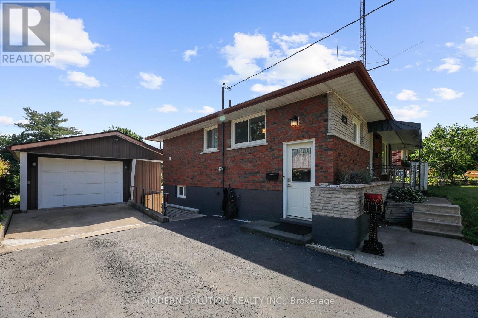 134 Clarke Street N, Woodstock, Ontario N4S 7M7 - Photo 4 - X12998866