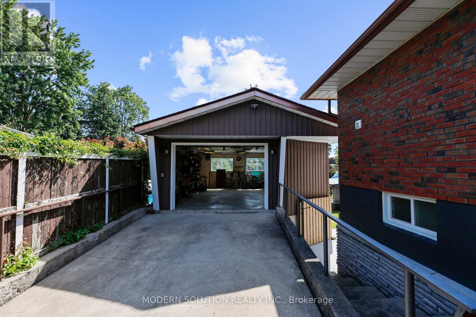 134 Clarke Street N, Woodstock, Ontario N4S 7M7 - Photo 5 - X12998866