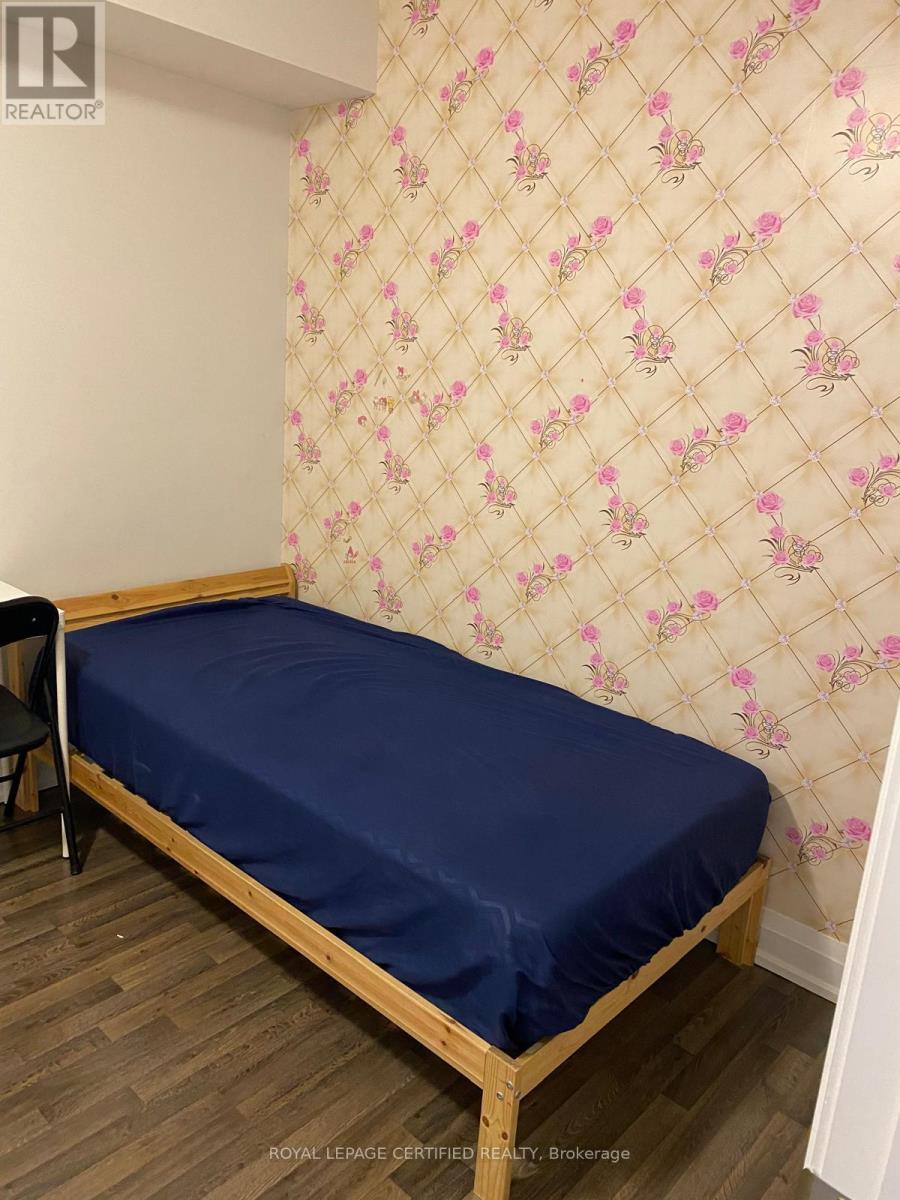 Room 1 - 1762a Lawrence Avenue W, Toronto, Ontario M6L 0A3 - Photo 5 - W12960534