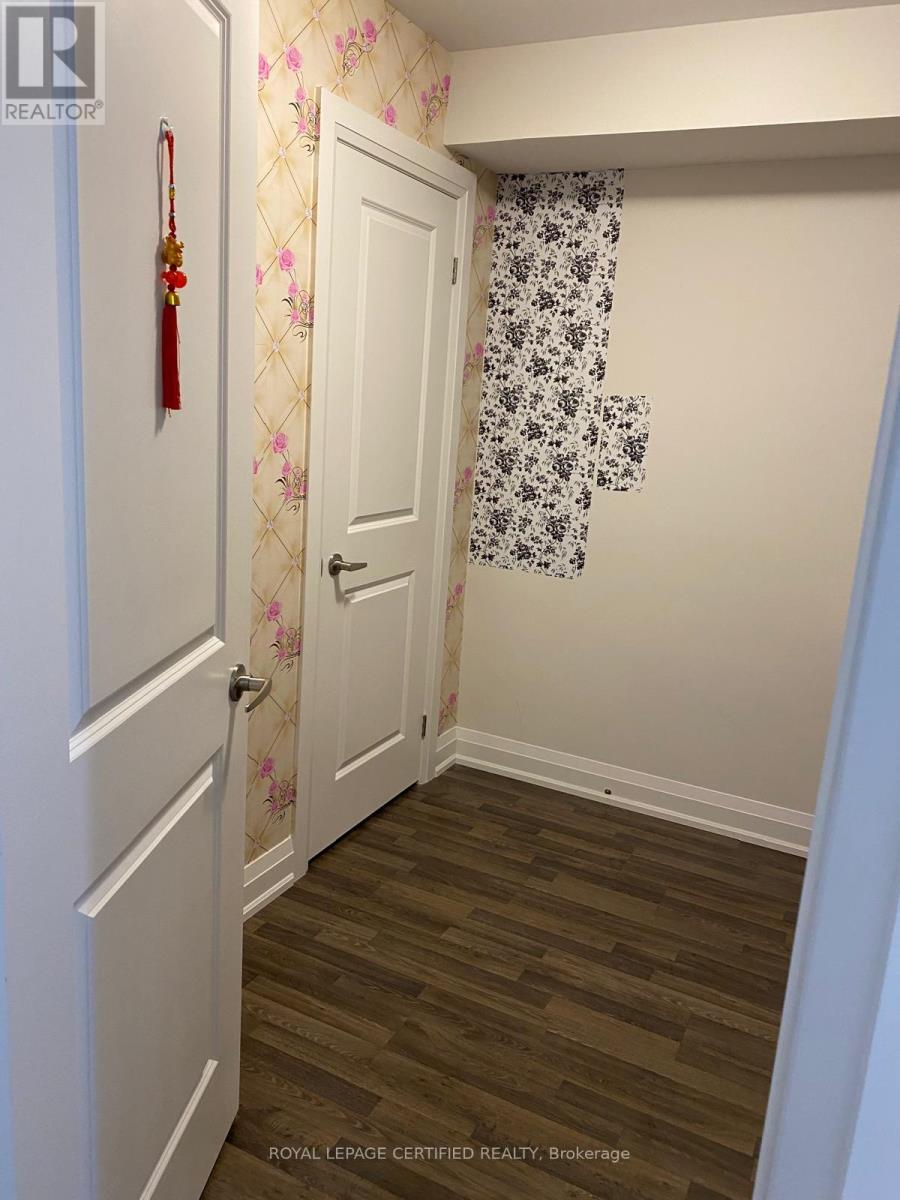 Room 1 - 1762a Lawrence Avenue W, Toronto, Ontario M6L 0A3 - Photo 6 - W12960534