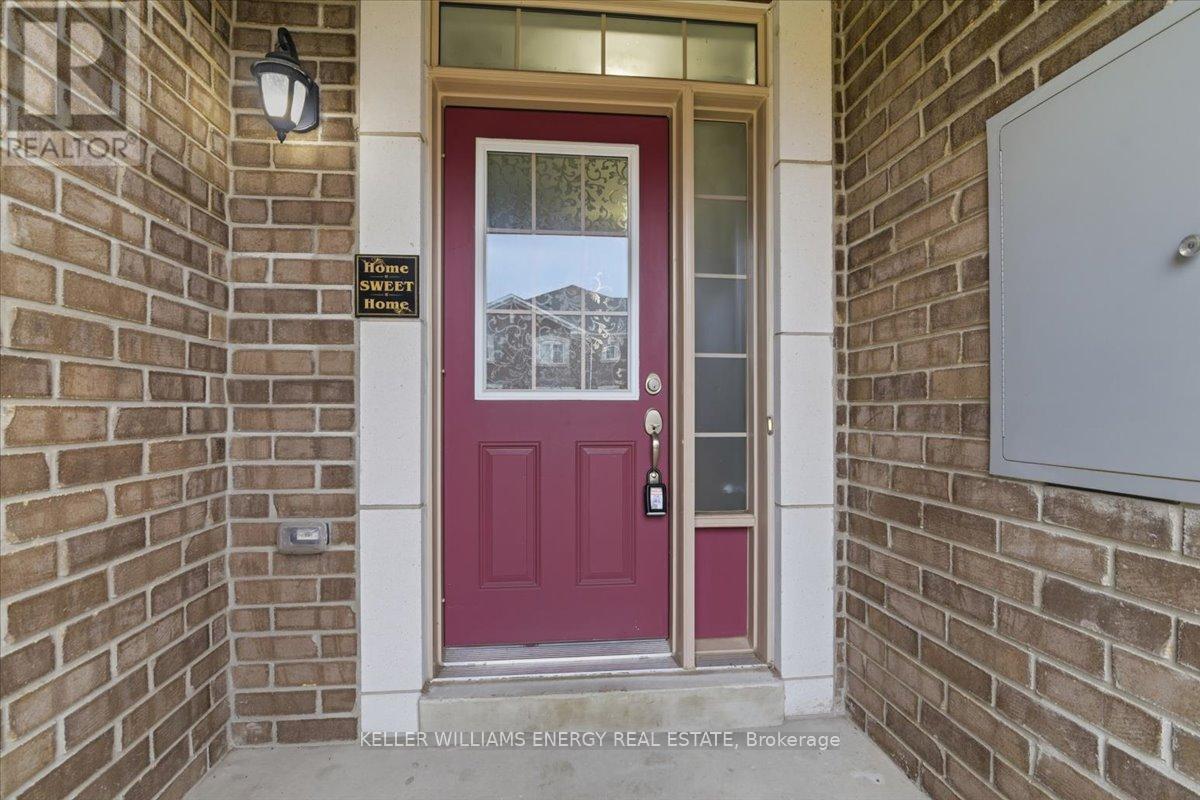 18 Rimrock Crescent, Whitby, Ontario  L1N 0E5 - Photo 3 - E12998934