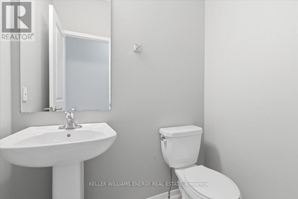 18 Rimrock Crescent, Whitby, Ontario  L1N 0E5 - Photo 5 - E12998934