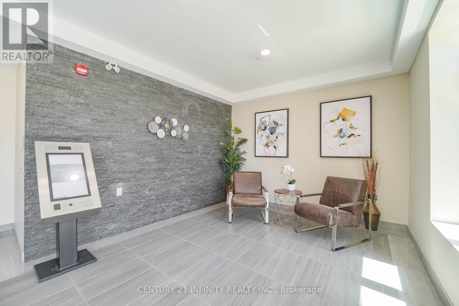 101 - 135 Orr Street, Cobourg, Ontario  K9A 0J6 - Photo 4 - X12998920