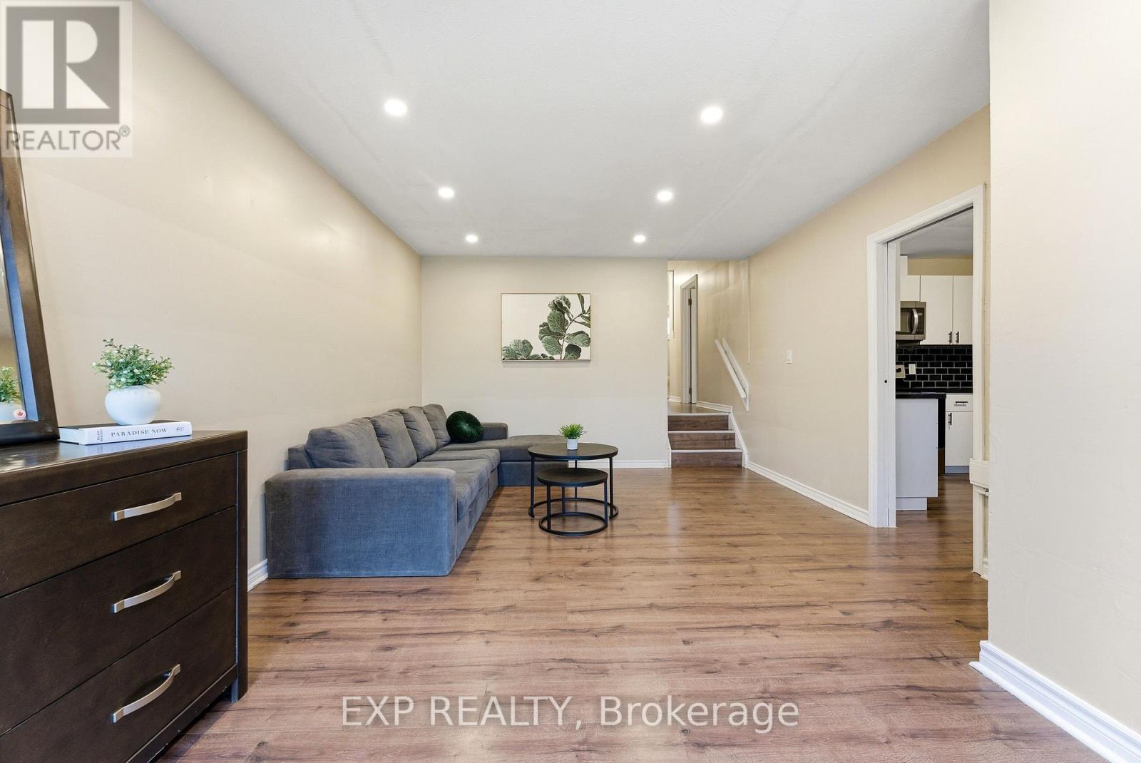 10 Plaza Square, Belleville, Ontario  K8N 4J3 - Photo 6 - X12998944