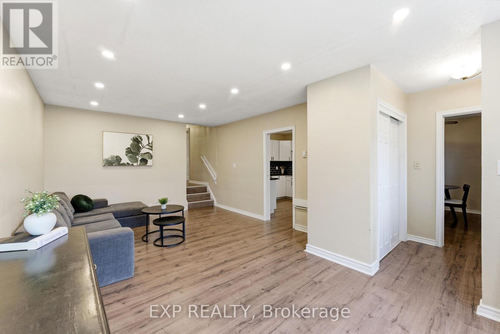 10 Plaza Square, Belleville, Ontario  K8N 4J3 - Photo 7 - X12998944