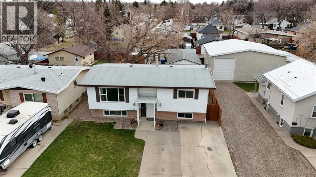 235 15 Street N, Lethbridge, Alberta  T1H 2X5 - Photo 38 - A2301622
