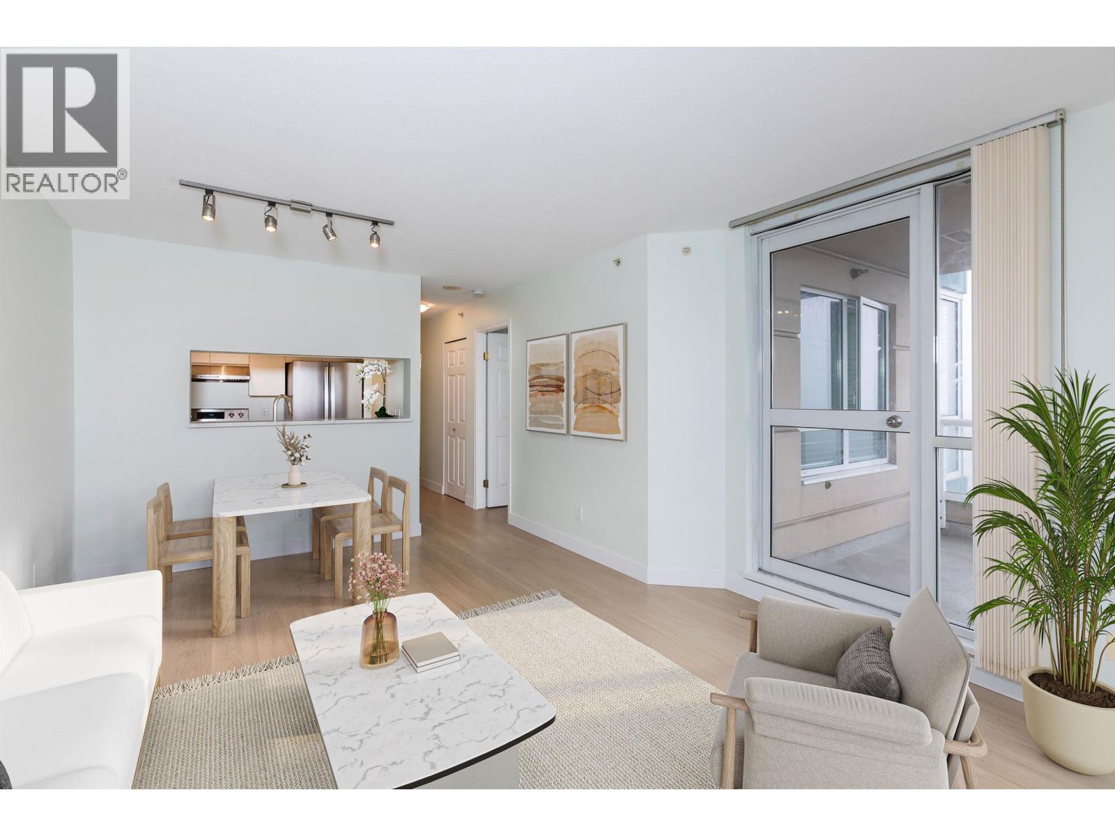 1808 5189 Gaston Street, Vancouver, British Columbia  V5R 6C7 - Photo 2 - R3111167