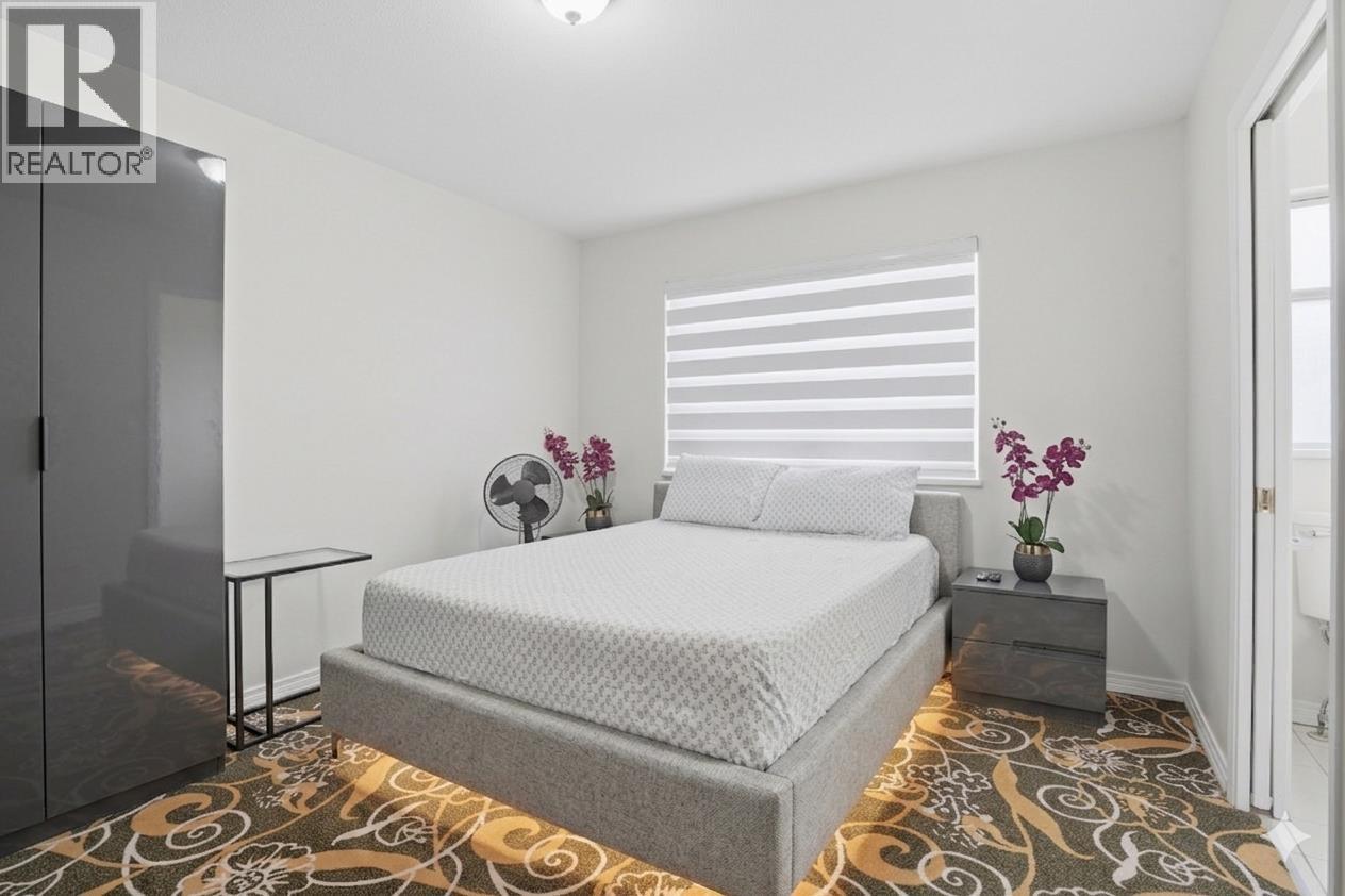 716 Crane Place, New Westminster, British Columbia V3M 6P5 - Photo 12 - R3111481