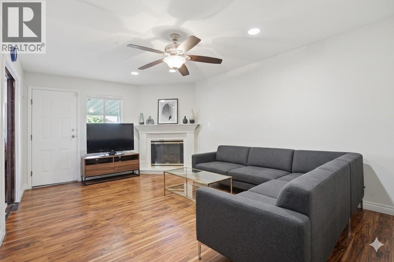 716 Crane Place, New Westminster, British Columbia V3M 6P5 - Photo 8 - R3111481