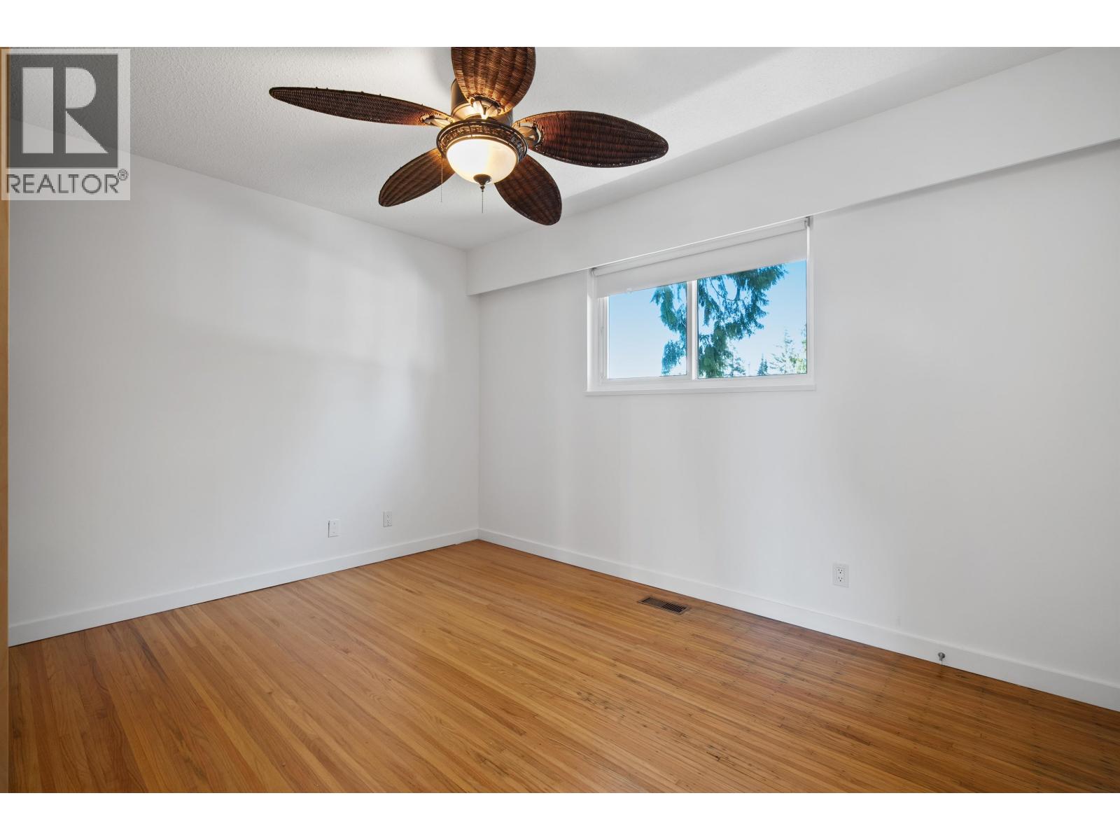 2039 Compton Court, Coquitlam, British Columbia  V3J 2K9 - Photo 10 - R3111225