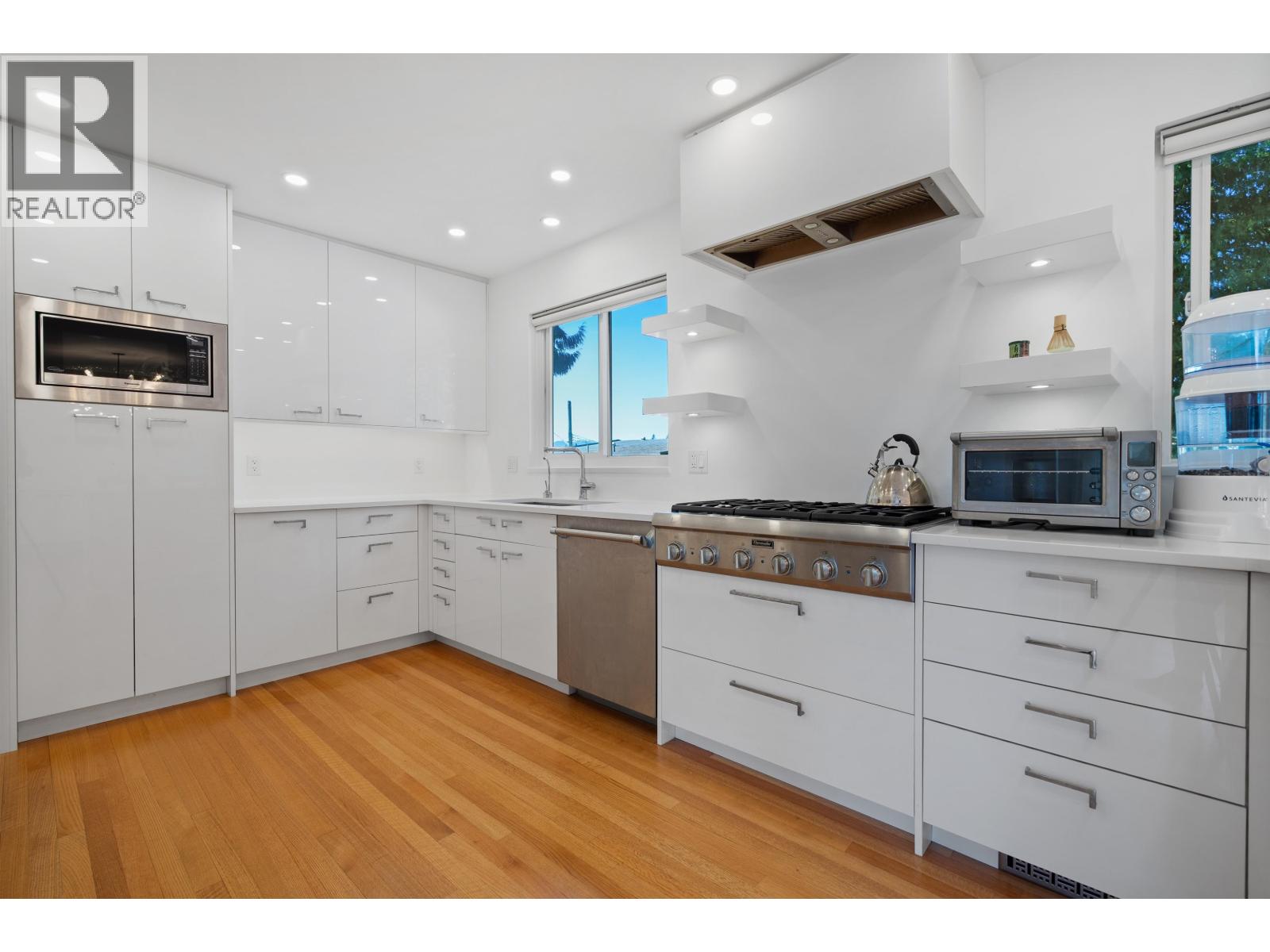 2039 Compton Court, Coquitlam, British Columbia  V3J 2K9 - Photo 4 - R3111225