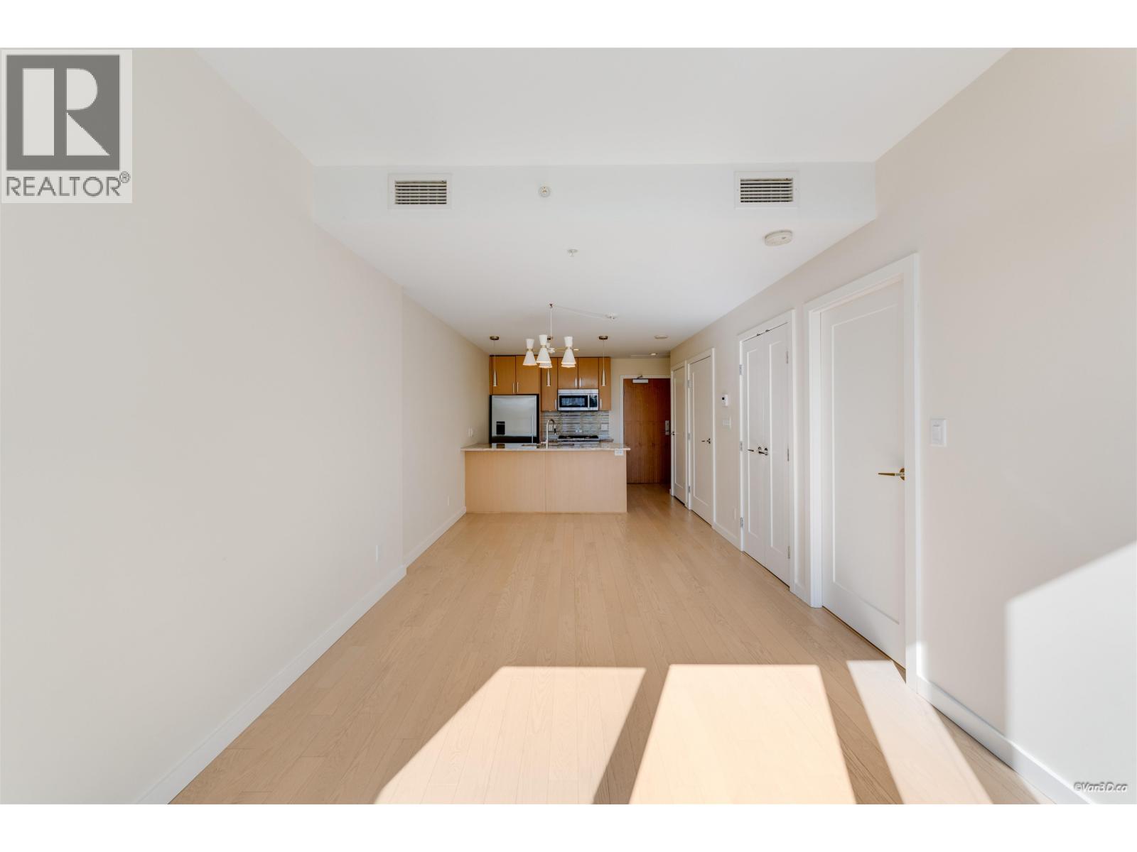 1002 88 W 1st Avenue, Vancouver, British Columbia  V5Y 0K2 - Photo 8 - R3111282