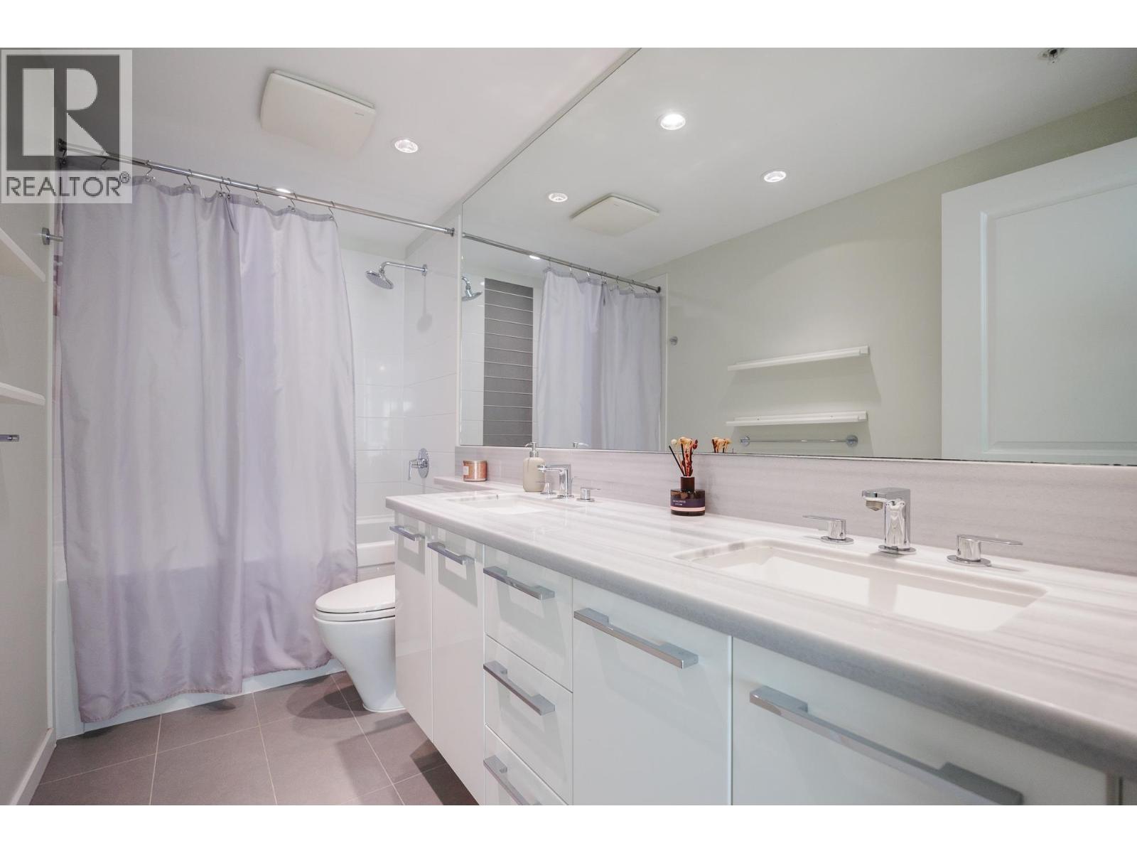 2205 3102 Windsor Gate, Coquitlam, British Columbia  V3B 0J3 - Photo 18 - R3066629