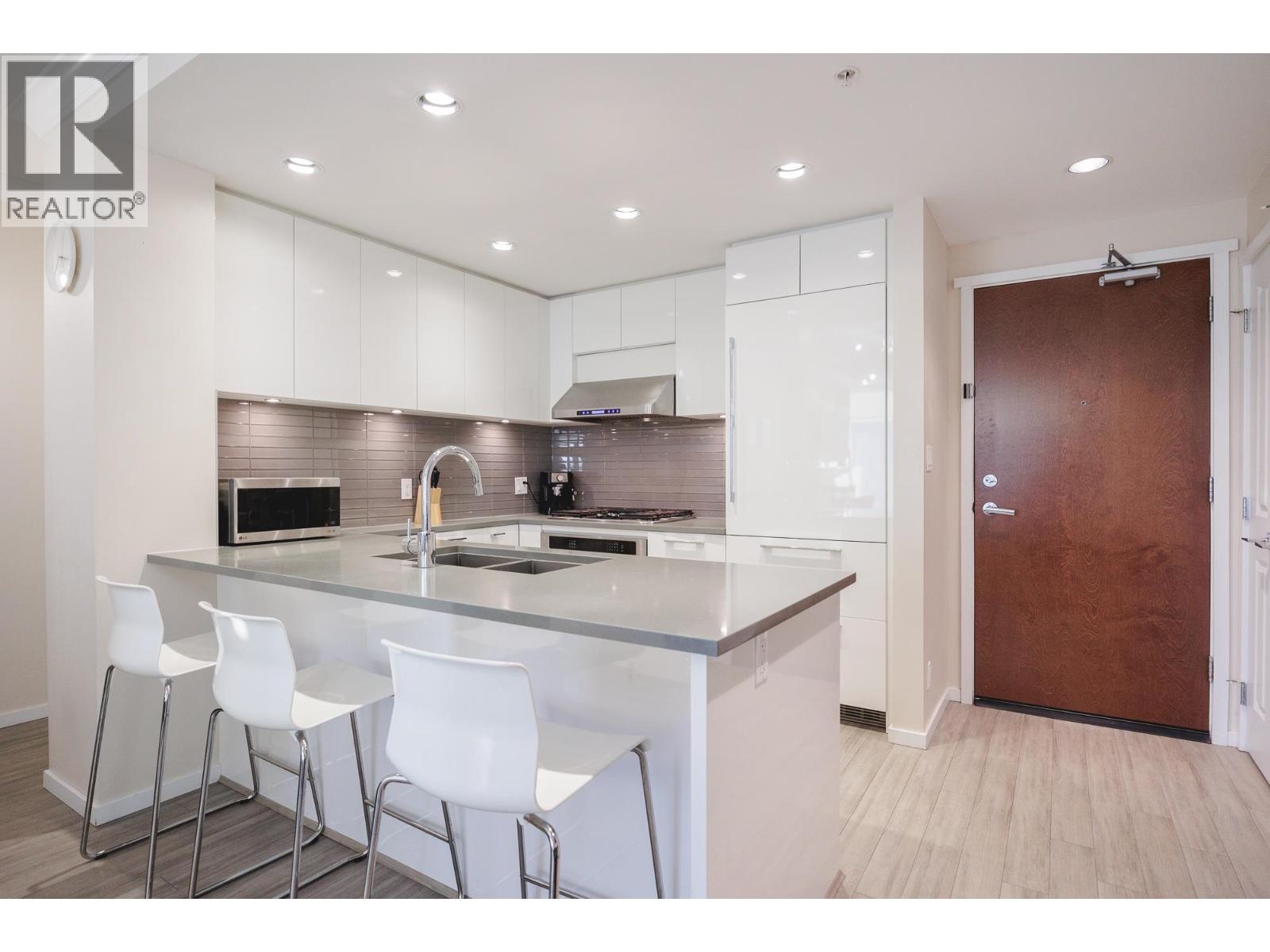 2205 3102 Windsor Gate, Coquitlam, British Columbia  V3B 0J3 - Photo 5 - R3066629