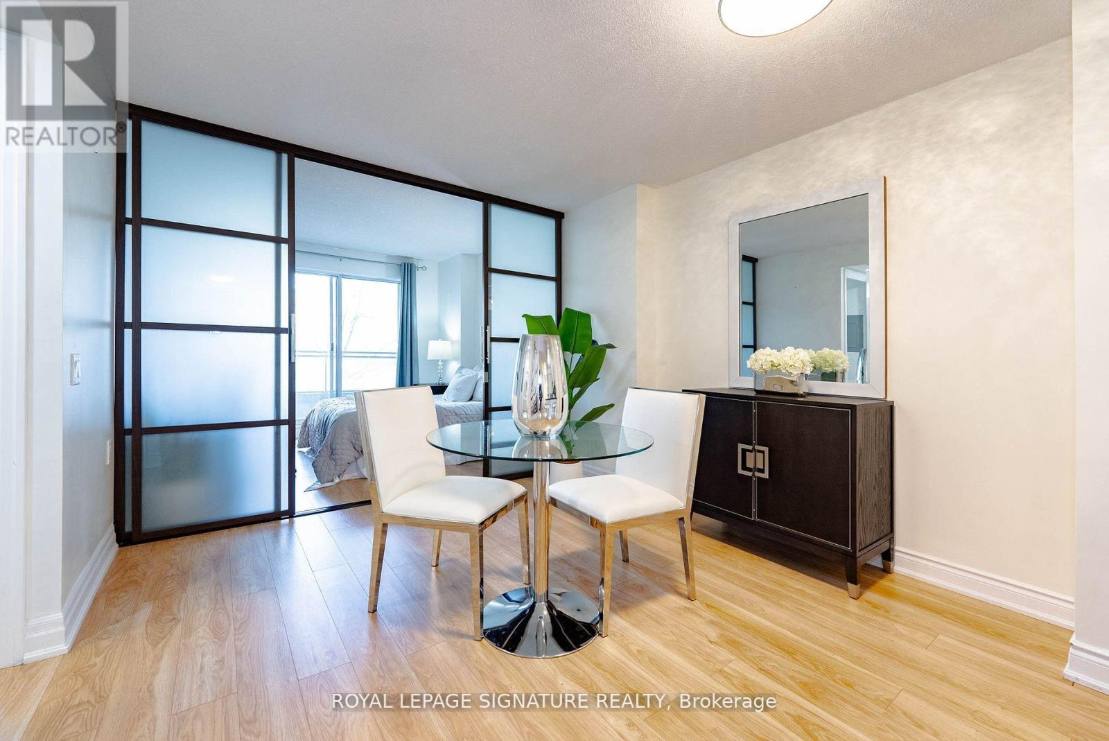 209 - 21 Hillcrest Avenue, Toronto, Ontario  M2N 7K2 - Photo 4 - C12998966