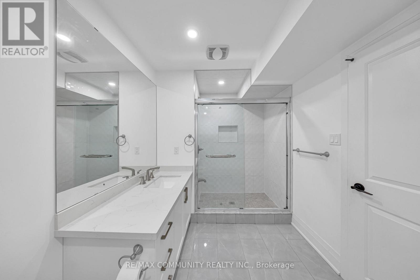 2489 Florentine Place, Pickering, Ontario  L1X 0H2 - Photo 34 - E12998972