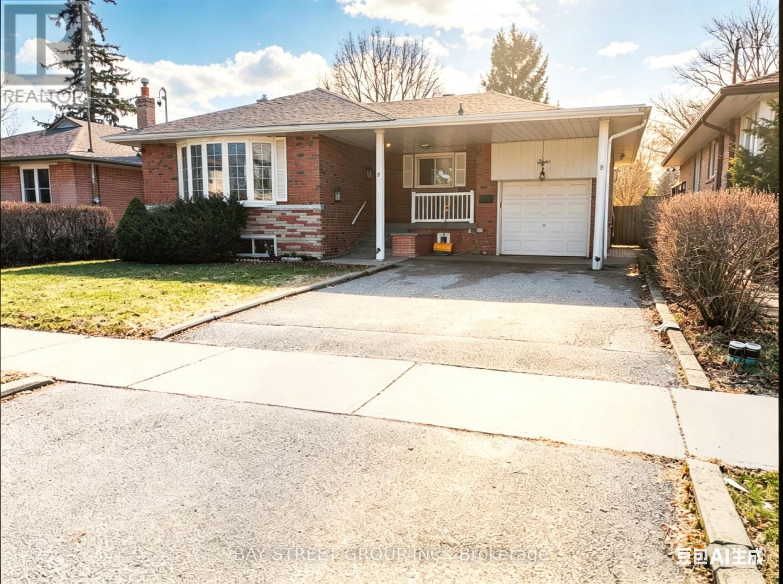 Main - 8 Storey Crescent, Toronto, Ontario  M9B 3C8 - Photo 2 - W12959044