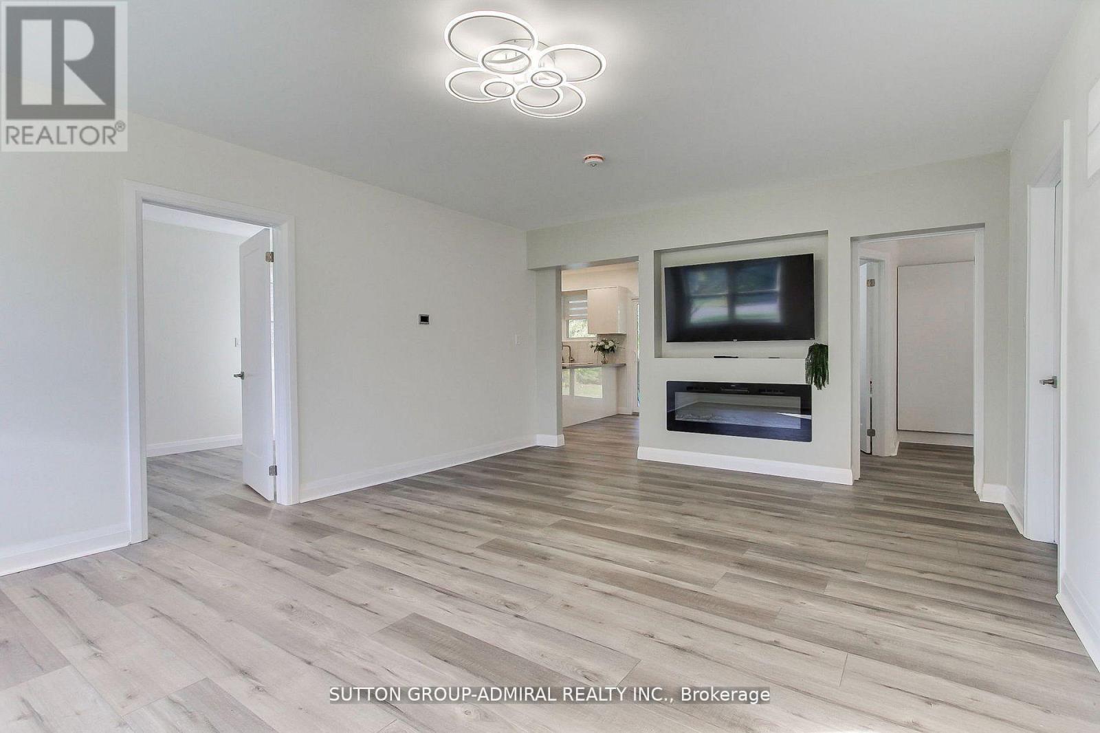 836 Montsell Avenue, Georgina, Ontario  L0E 1S0 - Photo 12 - N12998896