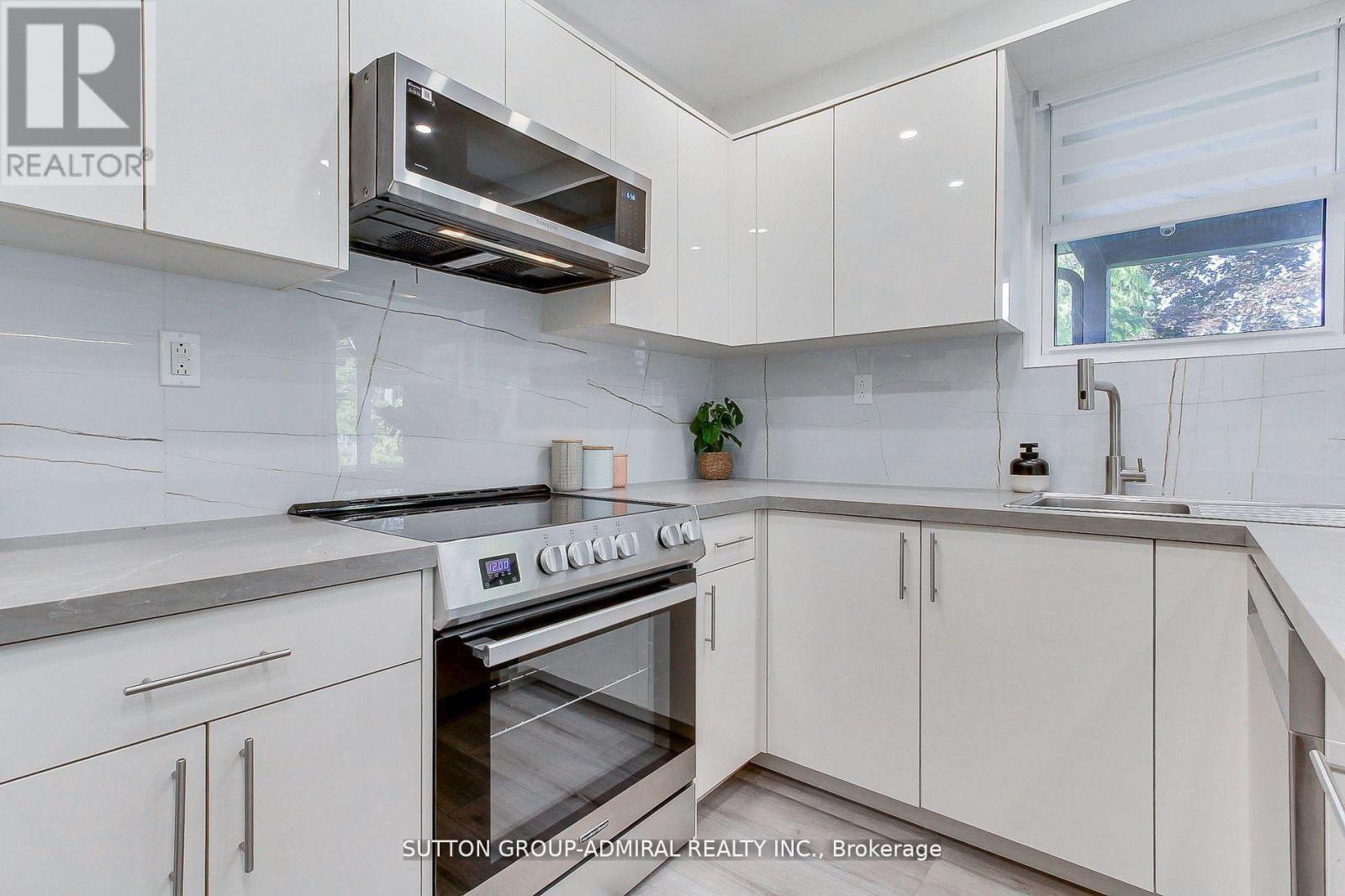 836 Montsell Avenue, Georgina, Ontario  L0E 1S0 - Photo 15 - N12998896