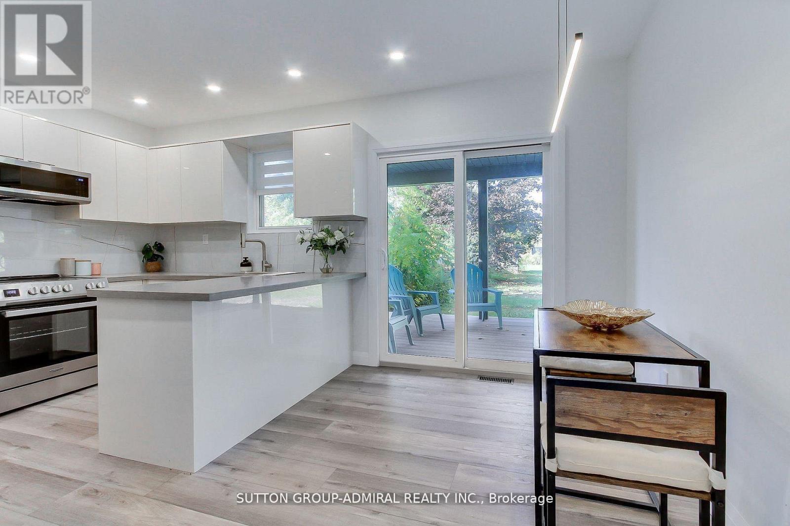 836 Montsell Avenue, Georgina, Ontario  L0E 1S0 - Photo 18 - N12998896