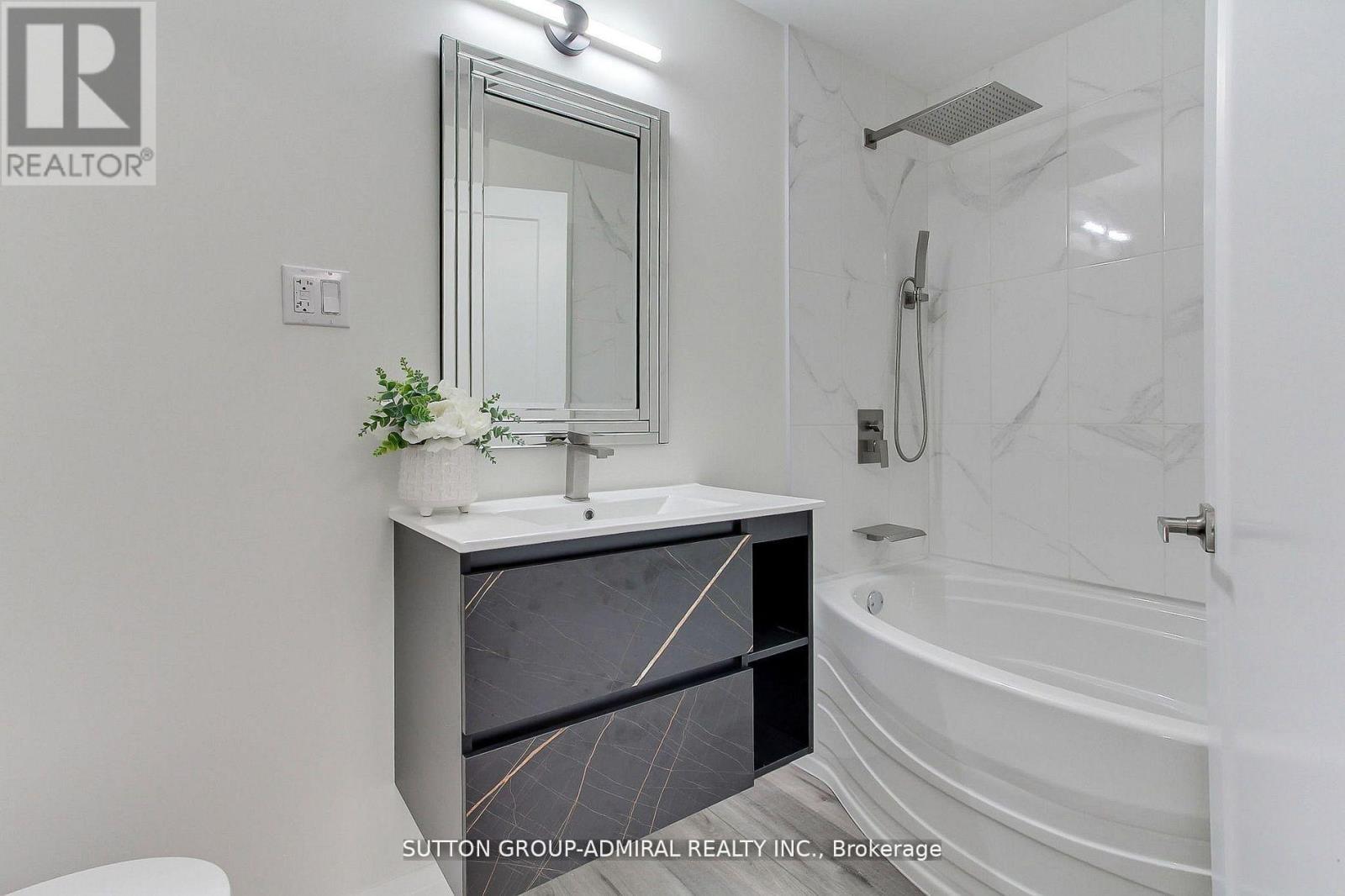 836 Montsell Avenue, Georgina, Ontario  L0E 1S0 - Photo 25 - N12998896