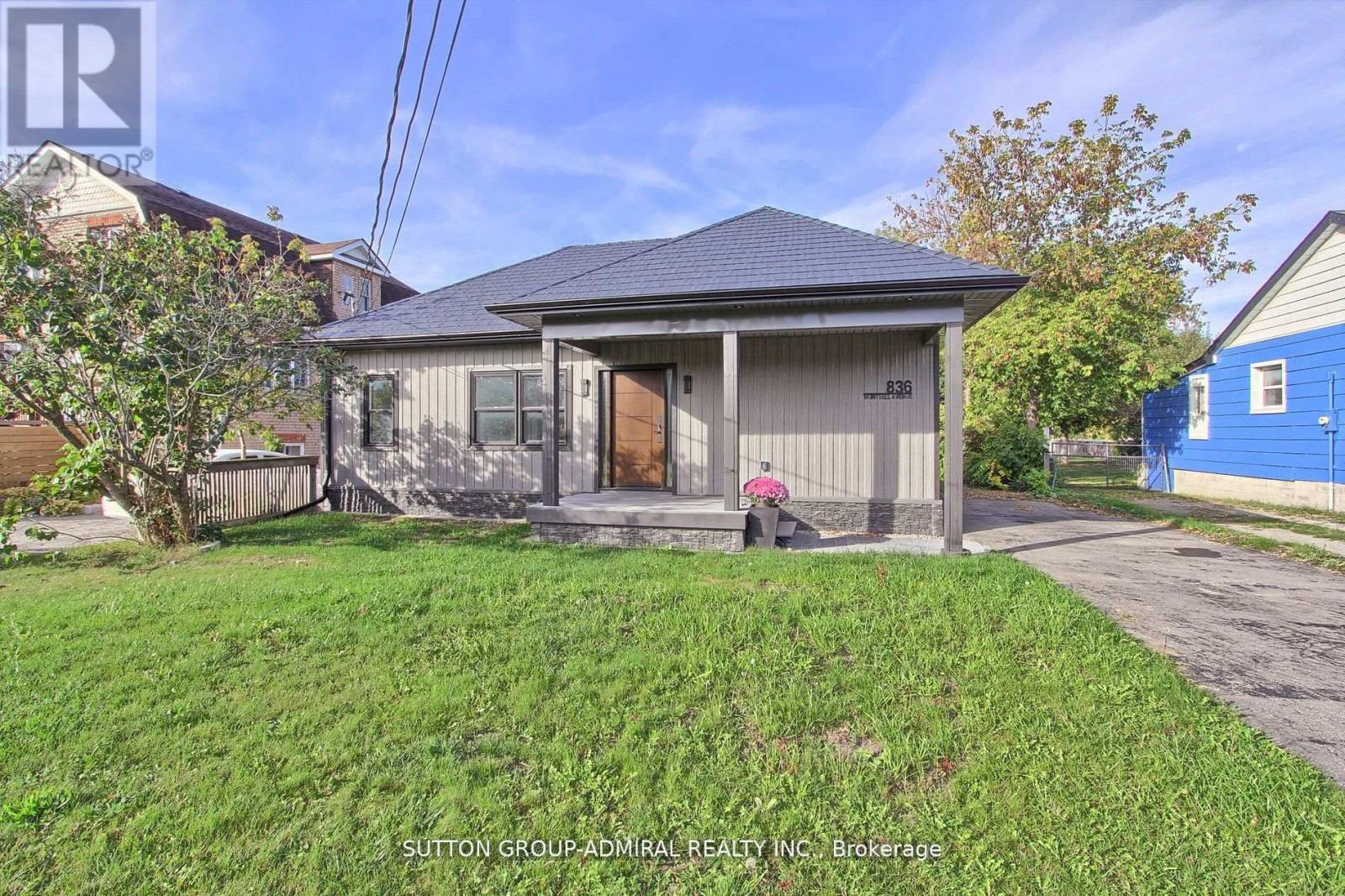 836 Montsell Avenue, Georgina, Ontario  L0E 1S0 - Photo 3 - N12998896