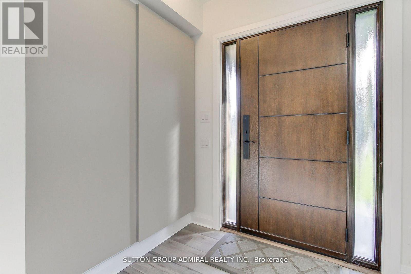 836 Montsell Avenue, Georgina, Ontario  L0E 1S0 - Photo 7 - N12998896