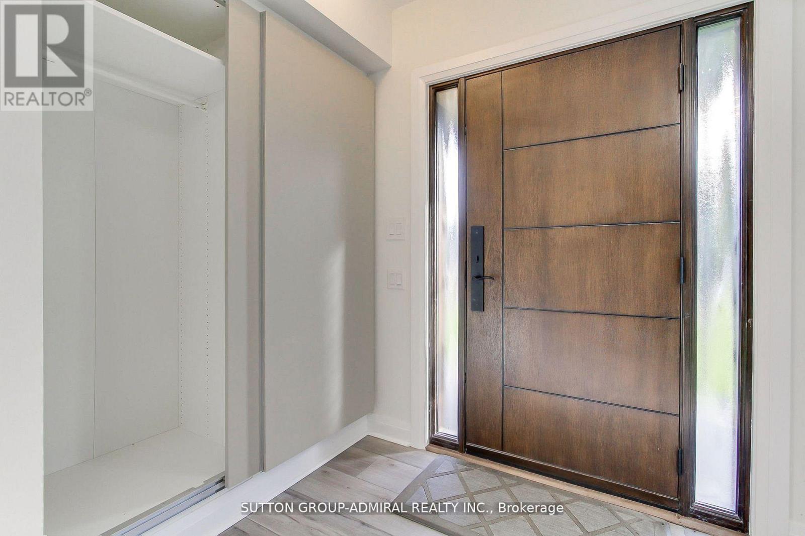 836 Montsell Avenue, Georgina, Ontario  L0E 1S0 - Photo 8 - N12998896