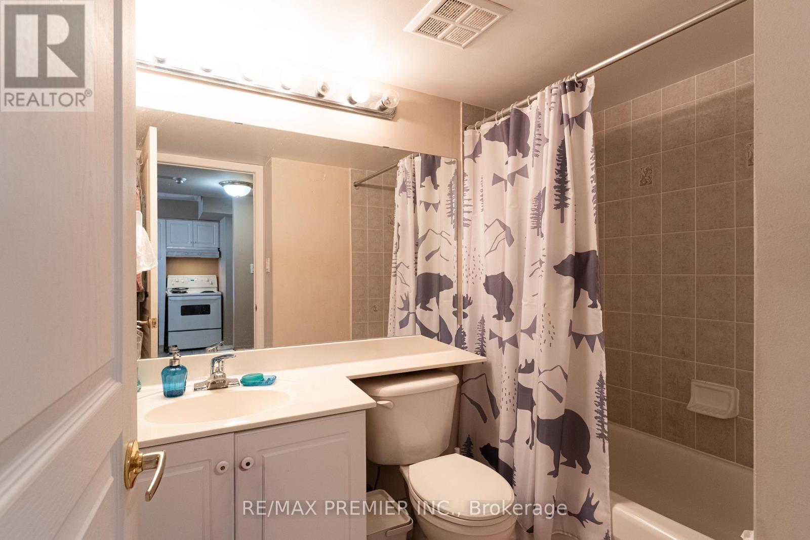 504 - 19 Northern Heights Drive, Richmond Hill, Ontario  L4B 4M4 - Photo 3 - N12998916