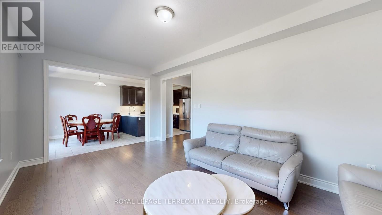 28 Richmond Park Drive, Georgina, Ontario  L4P 0H2 - Photo 10 - N12998960