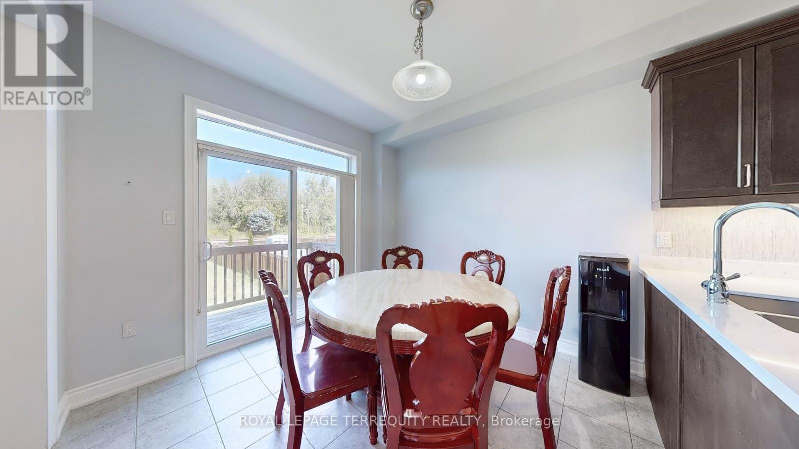 28 Richmond Park Drive, Georgina, Ontario  L4P 0H2 - Photo 19 - N12998960