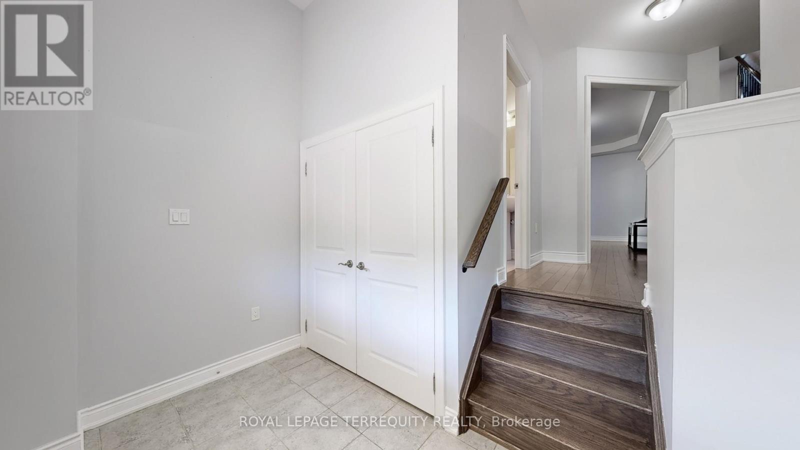 28 Richmond Park Drive, Georgina, Ontario  L4P 0H2 - Photo 22 - N12998960