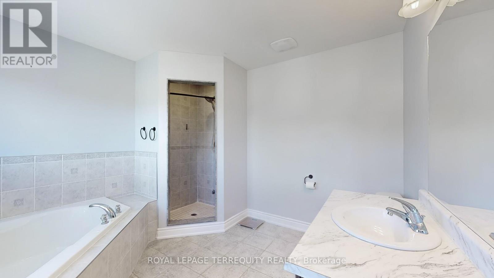 28 Richmond Park Drive, Georgina, Ontario  L4P 0H2 - Photo 31 - N12998960