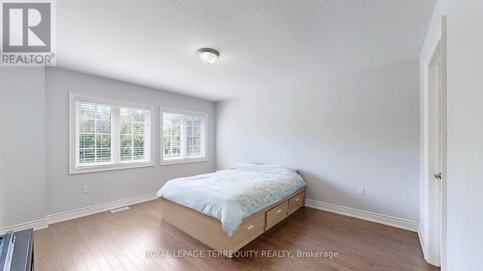 28 Richmond Park Drive, Georgina, Ontario  L4P 0H2 - Photo 33 - N12998960