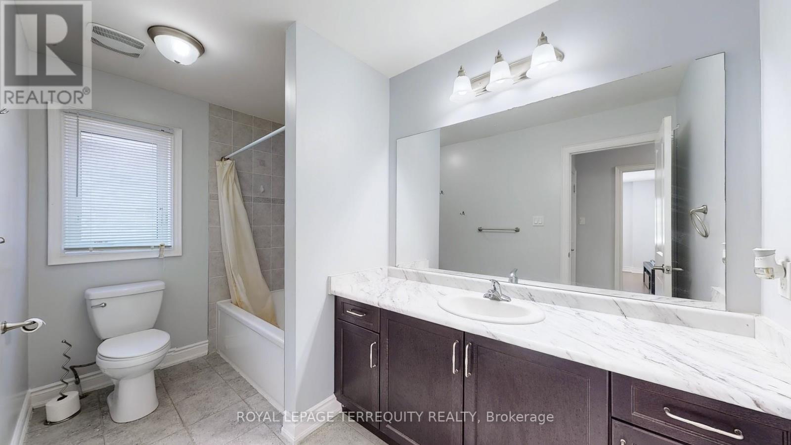 28 Richmond Park Drive, Georgina, Ontario  L4P 0H2 - Photo 42 - N12998960