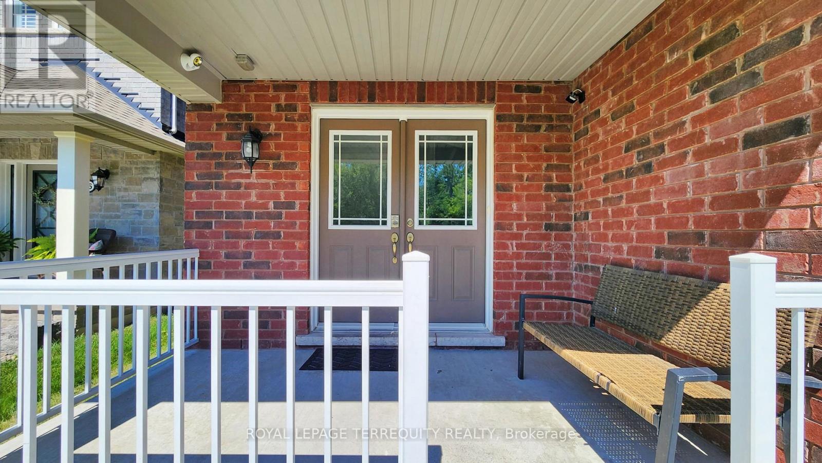 28 Richmond Park Drive, Georgina, Ontario  L4P 0H2 - Photo 5 - N12998960