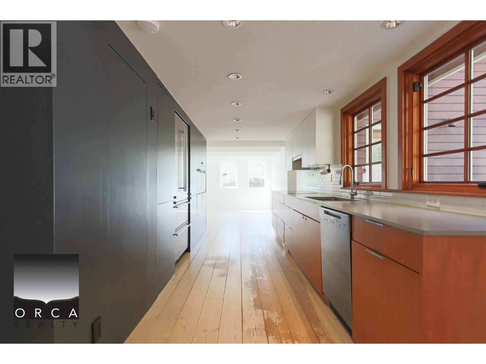 466 Brand Street, North Vancouver, British Columbia  V7N 1G1 - Photo 6 - R3108274