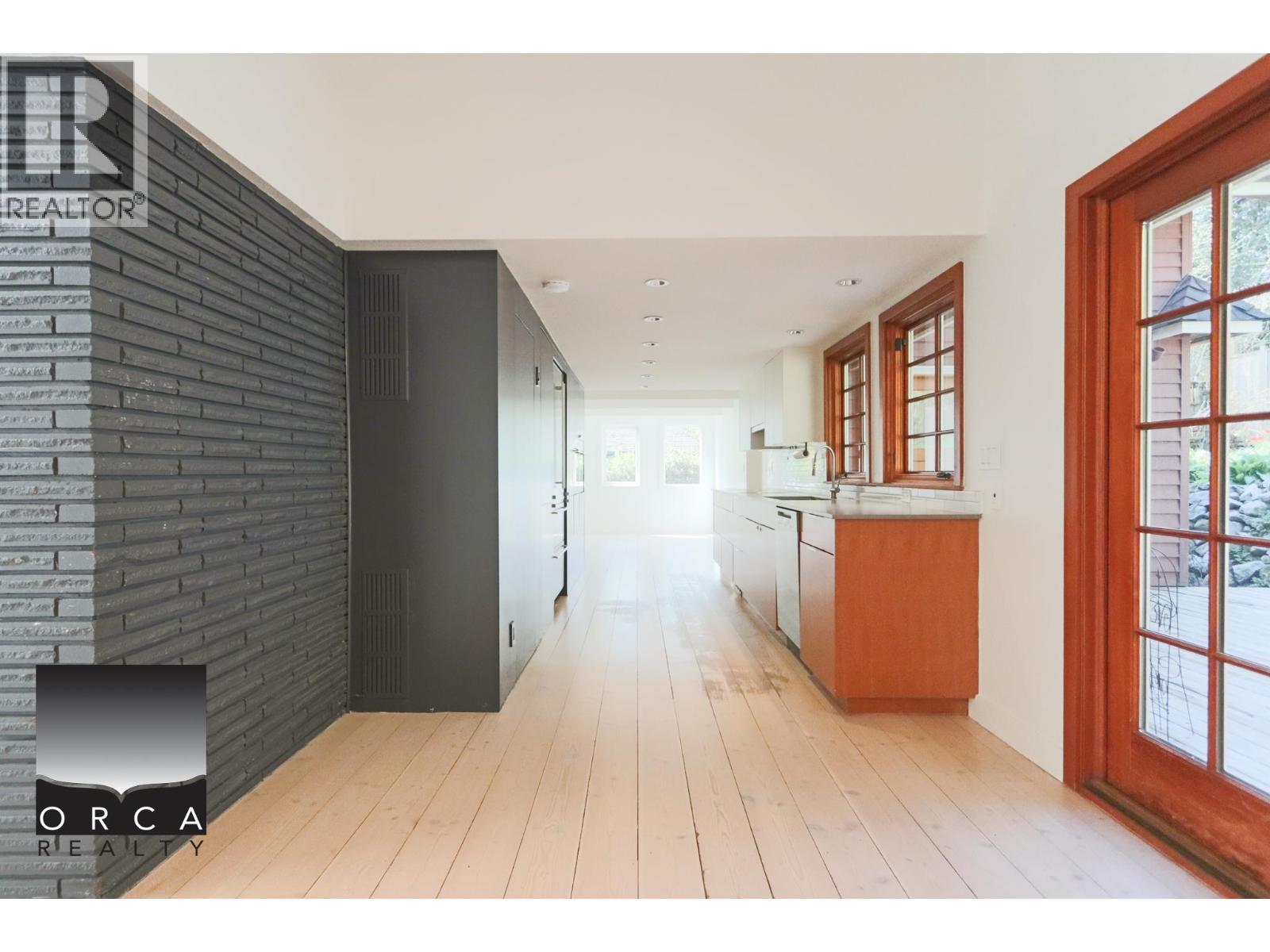 466 Brand Street, North Vancouver, British Columbia  V7N 1G1 - Photo 5 - R3108274