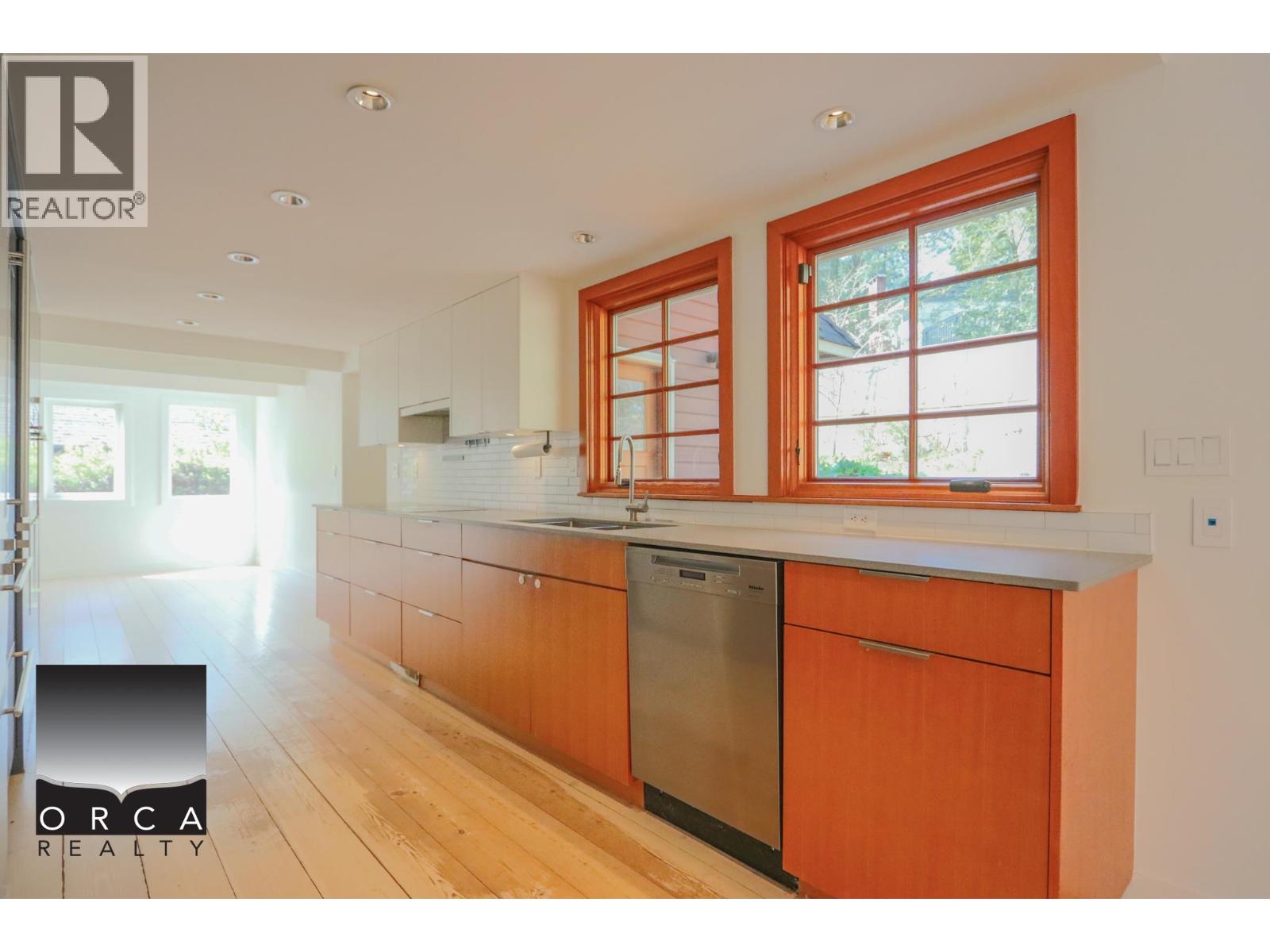 466 Brand Street, North Vancouver, British Columbia  V7N 1G1 - Photo 7 - R3108274